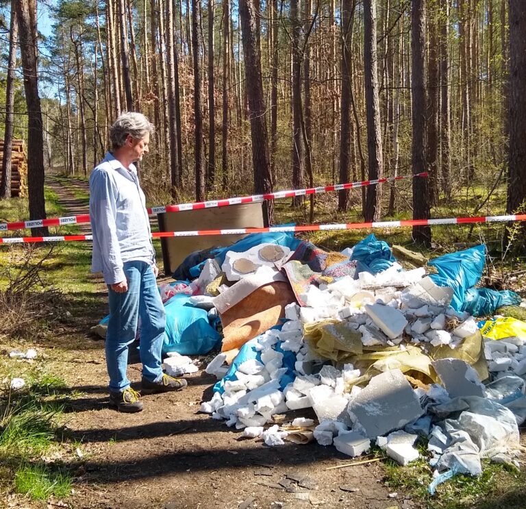 Initiative „Bumerang“ gegen illegalen Abfall im Wald